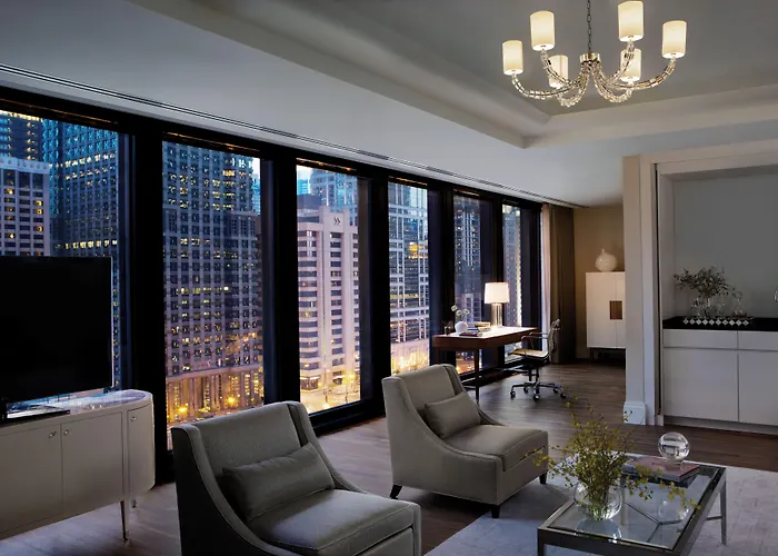 Blissful Hotels with Soaking Tubs in Chicago
